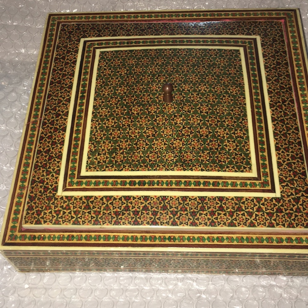 Vintage inlayed jewlery‎ box